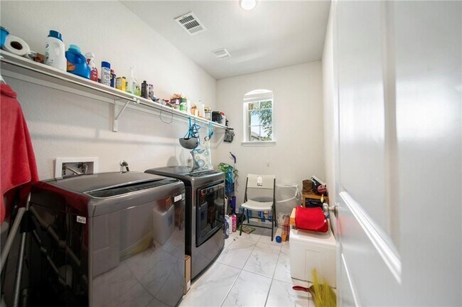 Building Photo - 253 Fannin Battleground Ln