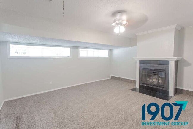 Building Photo - Charming 3-Bedroom Home in Moore with Spac...