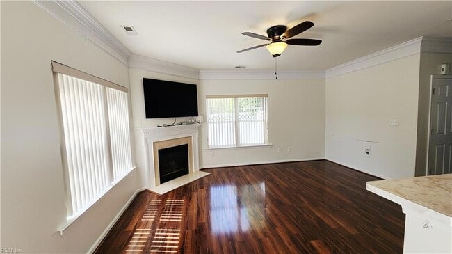 Building Photo - 805 Gem Ct