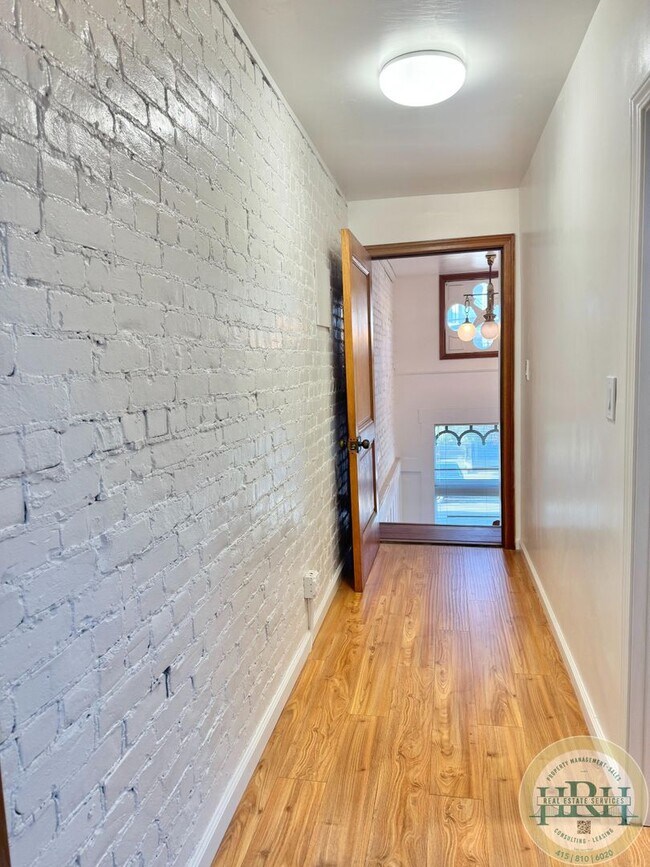 Building Photo - Huge Spacious 1BR|1BA loft in Lower Haight