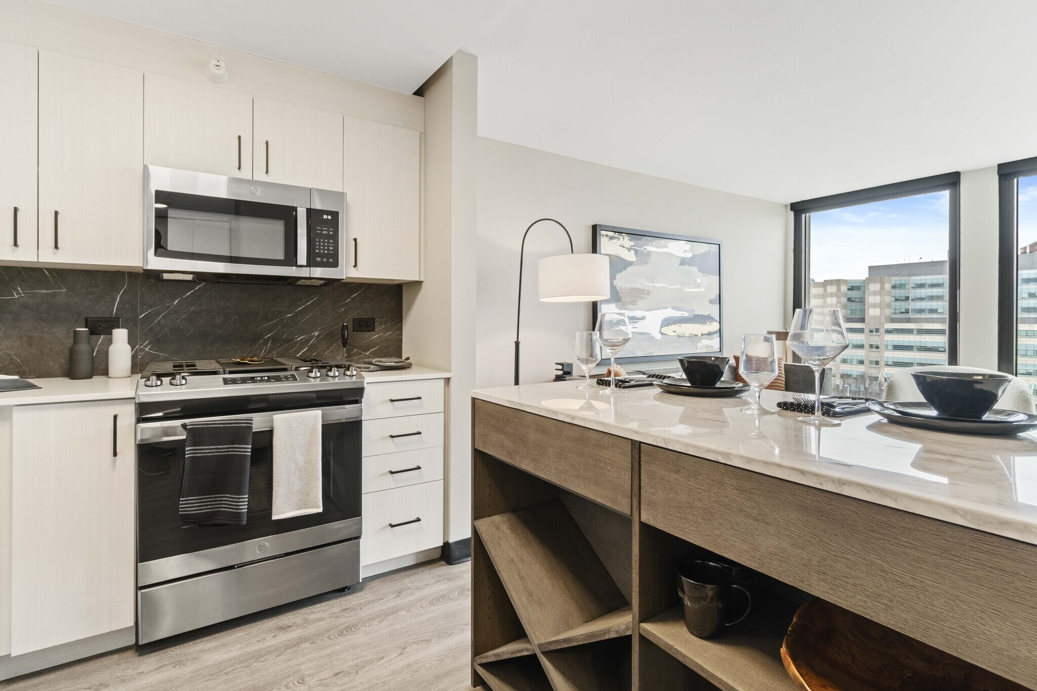 Building Photo - 1918 W Ogden Ave