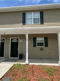 Building Photo - Welcome to Silver Creek Golf Course!