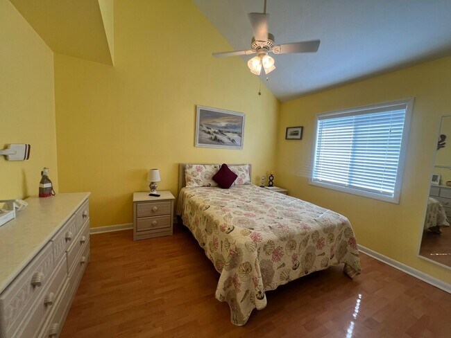 Building Photo - Myrtle Beach - 1 Bedroom / 1 Bath Condo