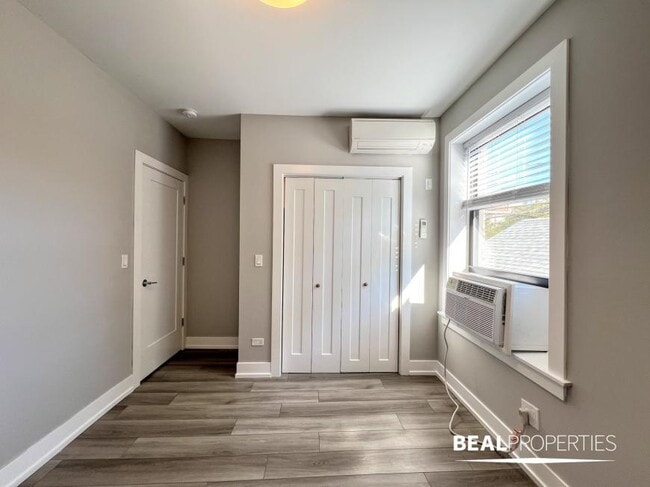 Building Photo - 1 bedroom in CHICAGO IL 60613