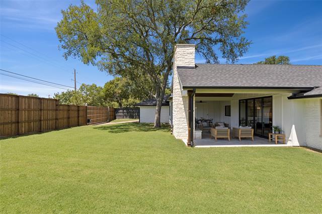 Building Photo - 4042 Mendenhall Dr