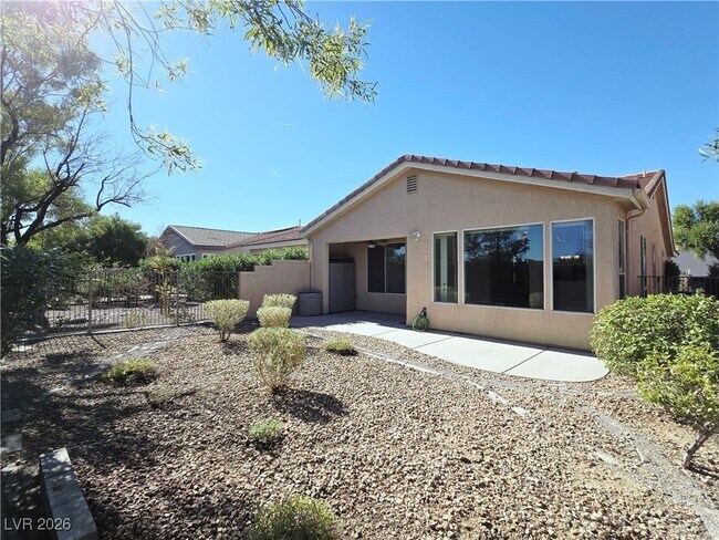 Building Photo - 4814 Regalo Bello St