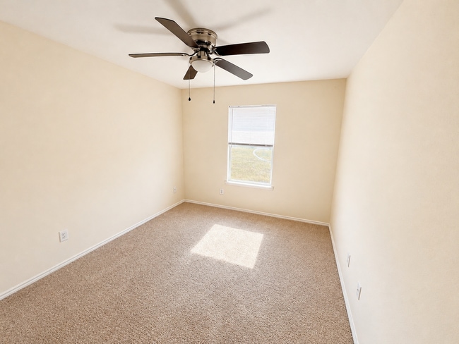 Building Photo - AVAILABLE NOW, APPLY AT OUR WEBSITE TODAY!