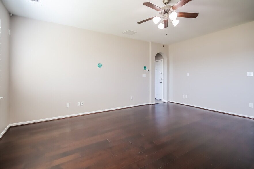 Building Photo - 15002 Golden Summer Ct