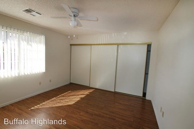 Building Photo - 1100 S Buffalo Dr