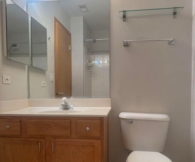 Building Photo - 572 Jennifer Cir