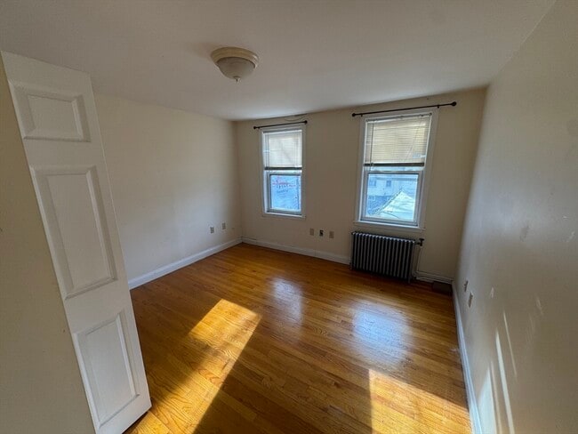 Building Photo - 114 Magazine St