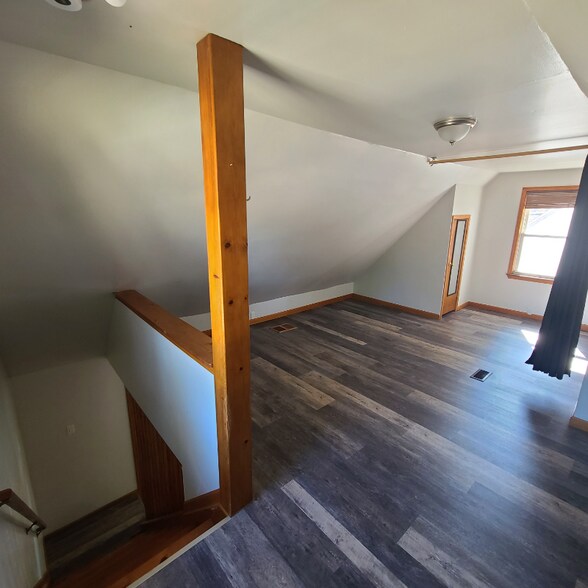 Building Photo - 23345 Hazelwood Ave