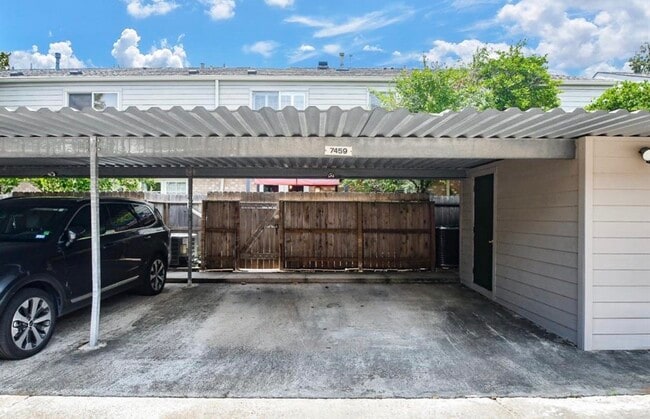 Building Photo - 7459 Brompton St