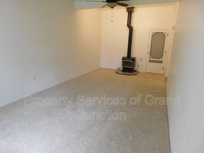 Building Photo - 4 Chardonnay Ct