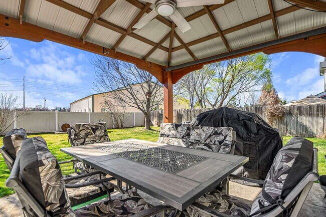 Building Photo - 2295 W Apgar Creek Dr