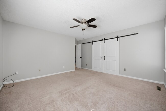 Building Photo - 944 Gas Light Ln