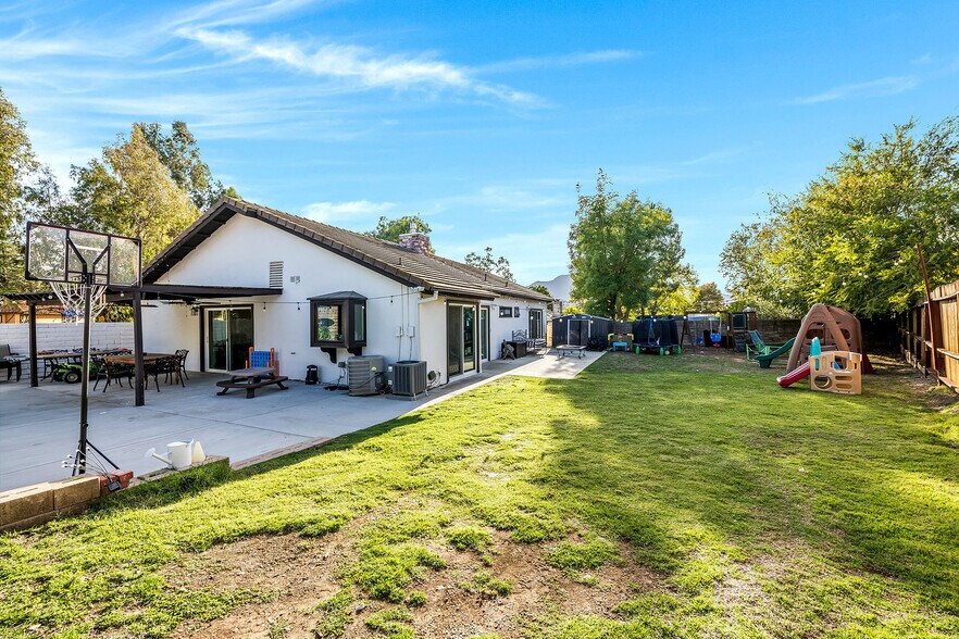 Building Photo - 28403 Waring Pl