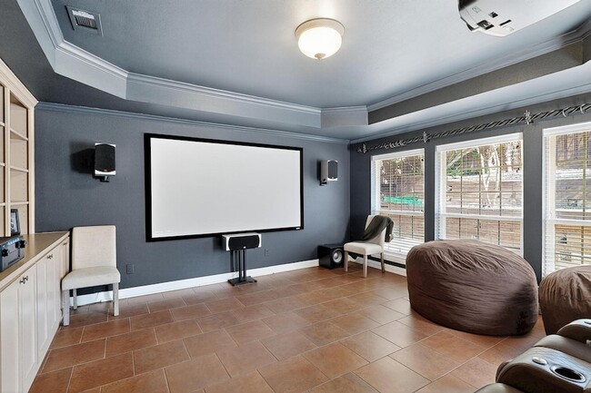 Building Photo - 2806 Sausalito Dr