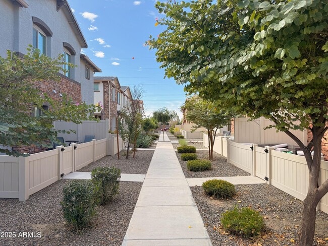 Building Photo - 4100 S Pinelake Way