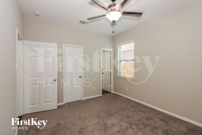 Building Photo - 2201 Windy Grove Dr