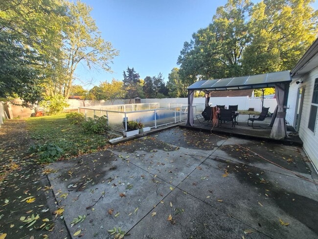 Building Photo - 65 Miriam Dr