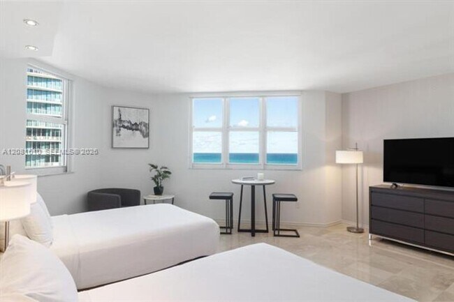 Building Photo - 17375 Collins Ave