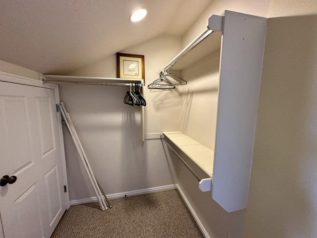 Building Photo - 3555 N Fox Run Dr