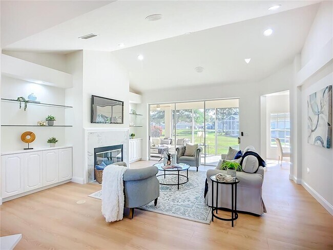 Building Photo - 2960 Sandringham Pl