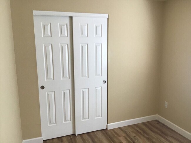 Building Photo - **$750 OFF 1st Month** Great Location! 3 Bedroom Home in SW Bend!