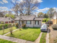 Building Photo - Charming 3-Bedroom Home with Hardwood Floo...