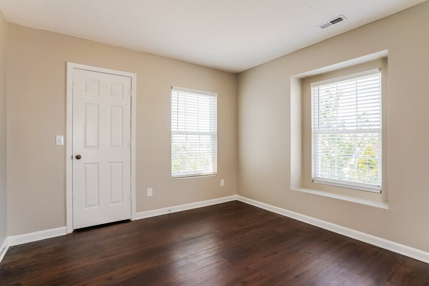 Building Photo - 1101 Tellis Dr