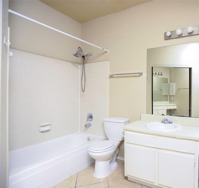 Building Photo - 11047 Grassyglen Dr