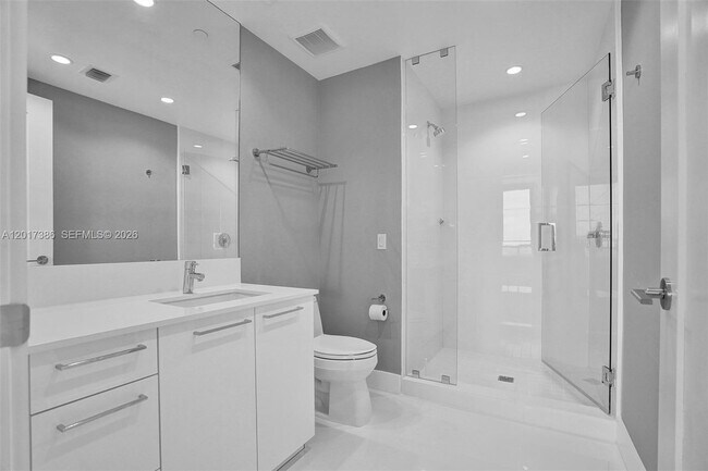 Building Photo - 100 E Las Olas Blvd