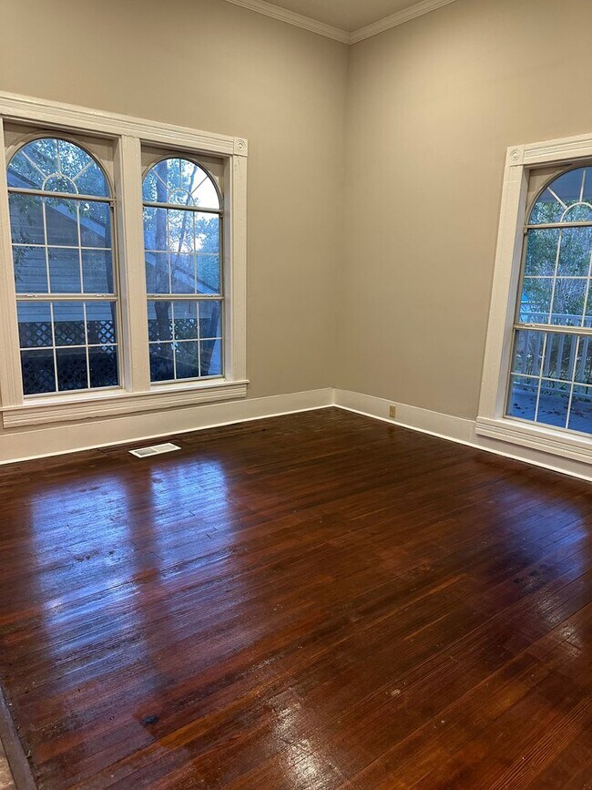 Building Photo - 308 Wood St