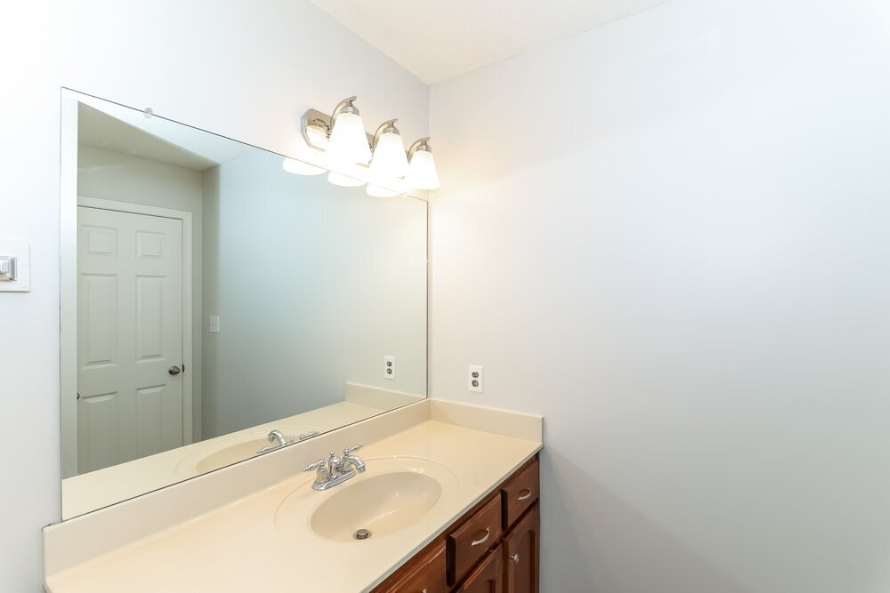 Building Photo - 6527 Sandbourne E