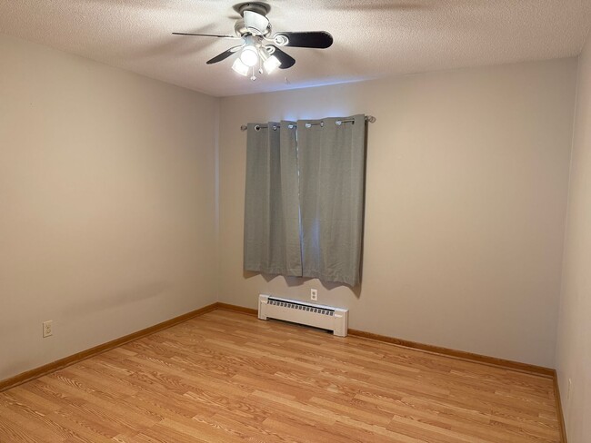 Building Photo - Reilly duplex