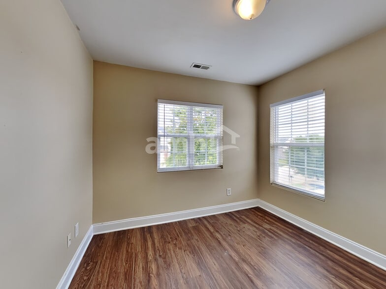 Building Photo - 3770 Marshlane Way