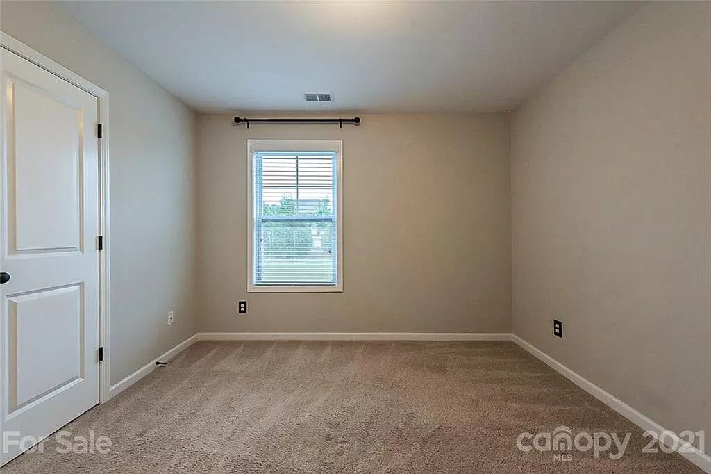 Building Photo - 988 Pennington Dr