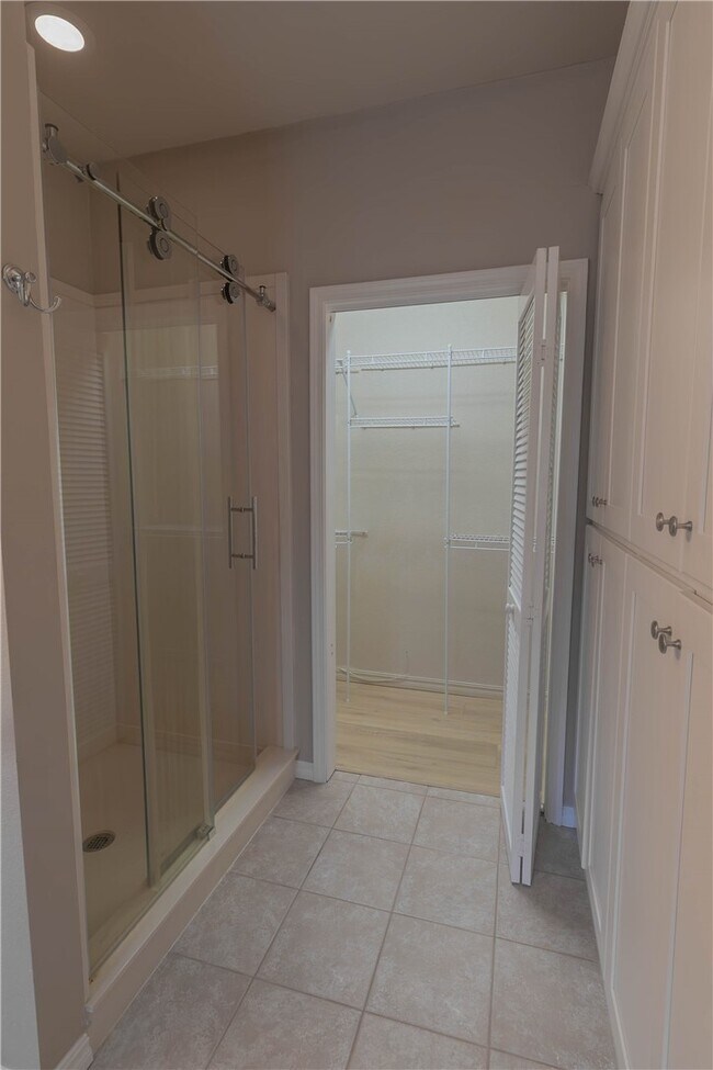 Building Photo - 20781 Low Gap Rd