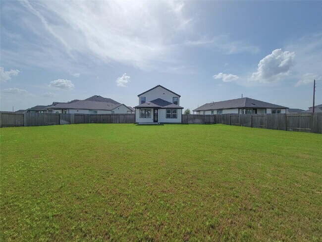 Building Photo - "Charming 4-Bed Retreat on Primrose Myrtle Ln, Cypress - Spacious Living with 2.5 Baths!"