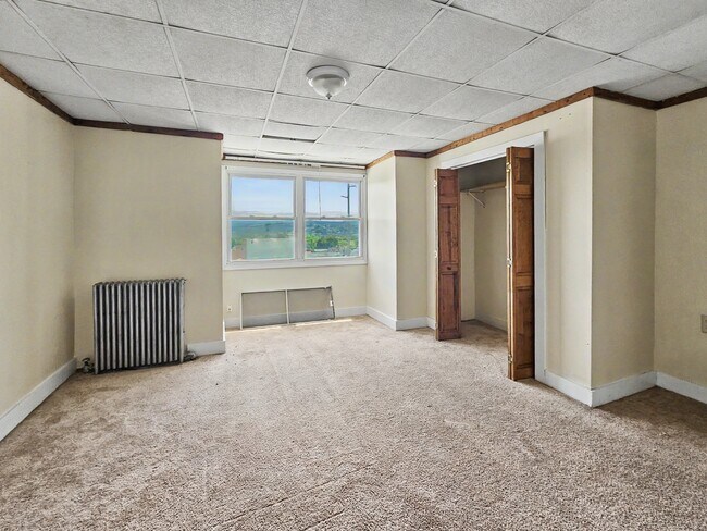 Building Photo - 1403 N Sumner Ave