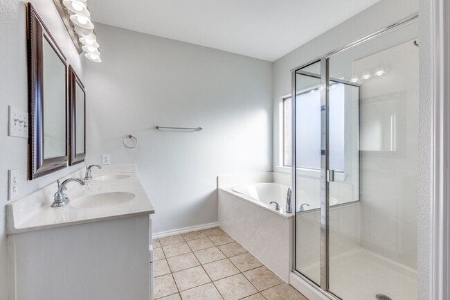 Building Photo - 10208 Los Barros Trail