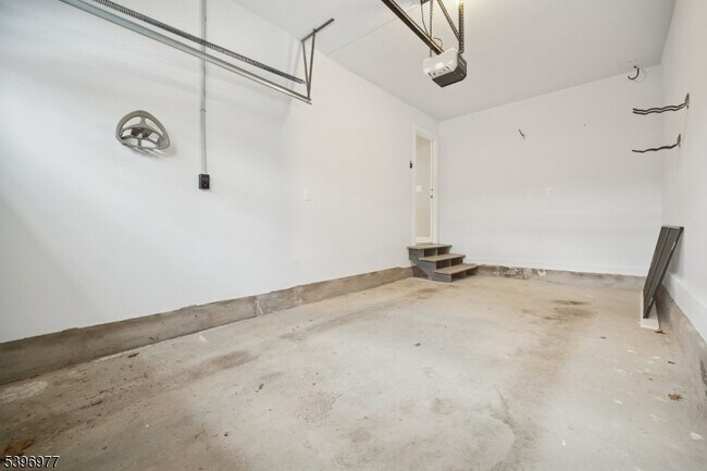 Building Photo - 134 Hillside Ave