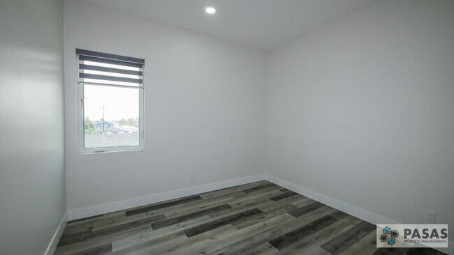 Building Photo - Newly Built Solar-Powered Home!