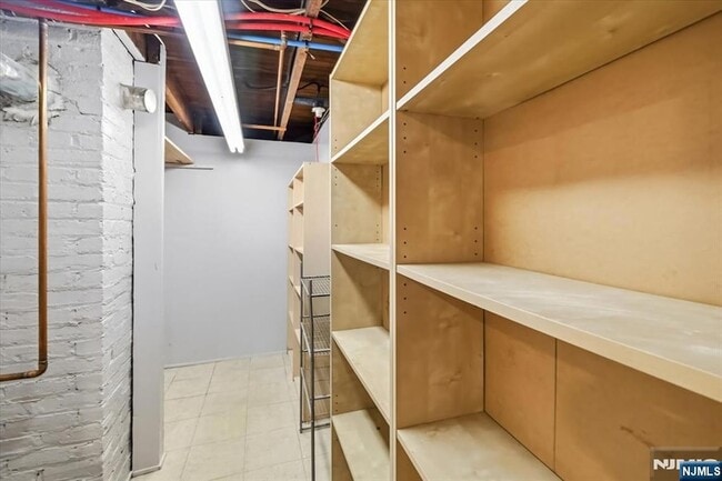 Building Photo - 79 Lincoln Ave