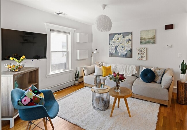 Building Photo - 32 Harvard St