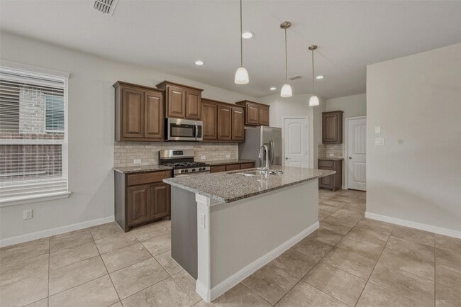 Building Photo - 9528 Blaine Dr