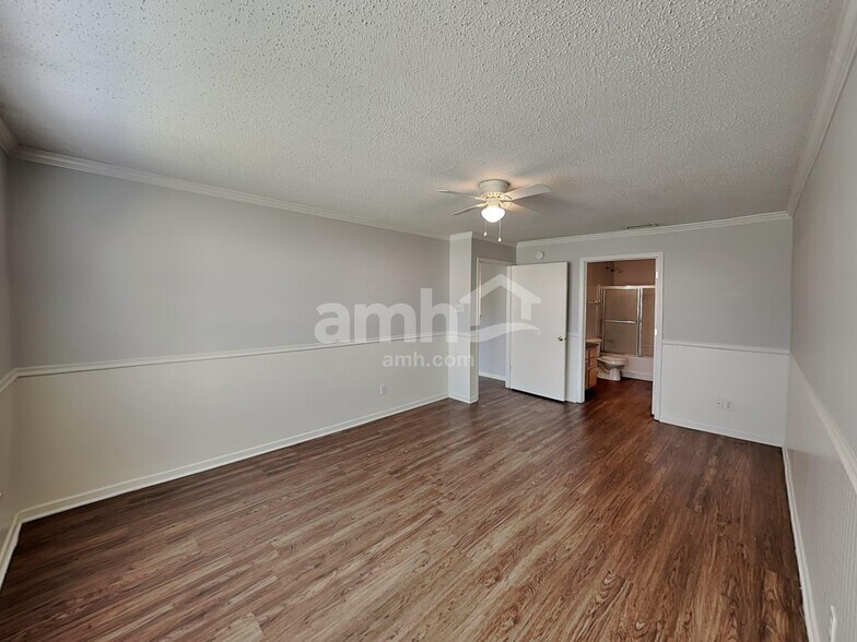 Building Photo - 1316 Clove Ct