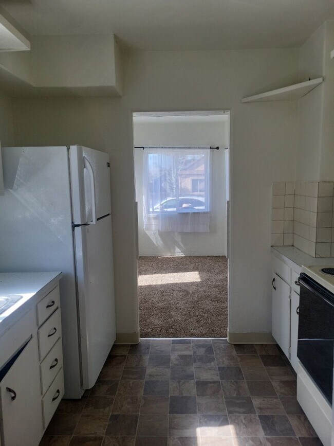 Building Photo - 420 14th St