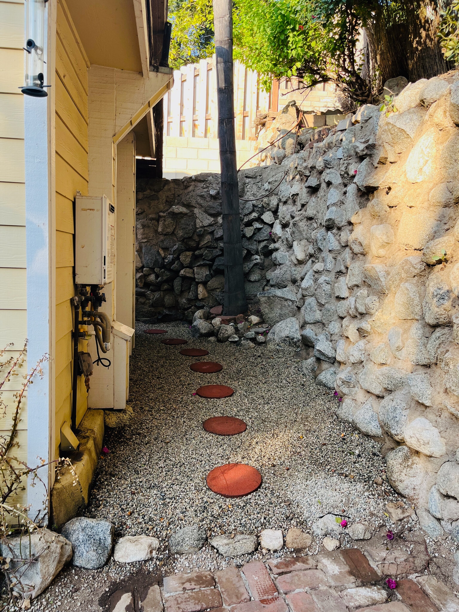 Building Photo - 618 Woodland Dr